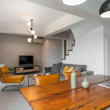 Napier Maisonette * 아르고스톨리온