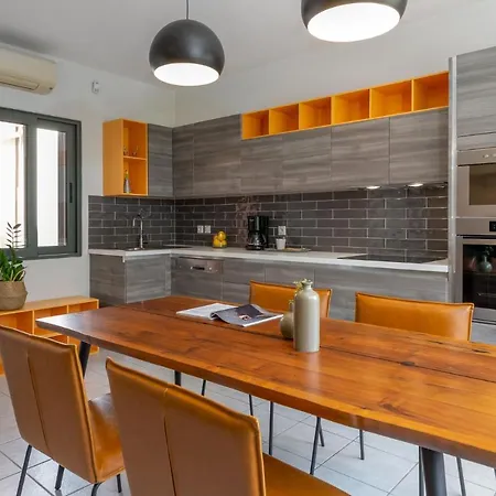 Napier Maisonette 아르고스톨리온